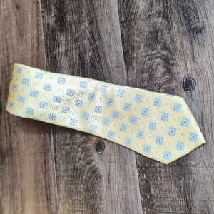 Donald J. Trump Signature Collection Neck Tie 100% Silk Cornflower Blue & Gold